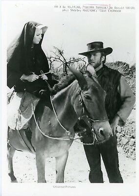 Clint-Eastwood-Shirley-Maclaine-Sierra-Torride-Two-Mules.jpg