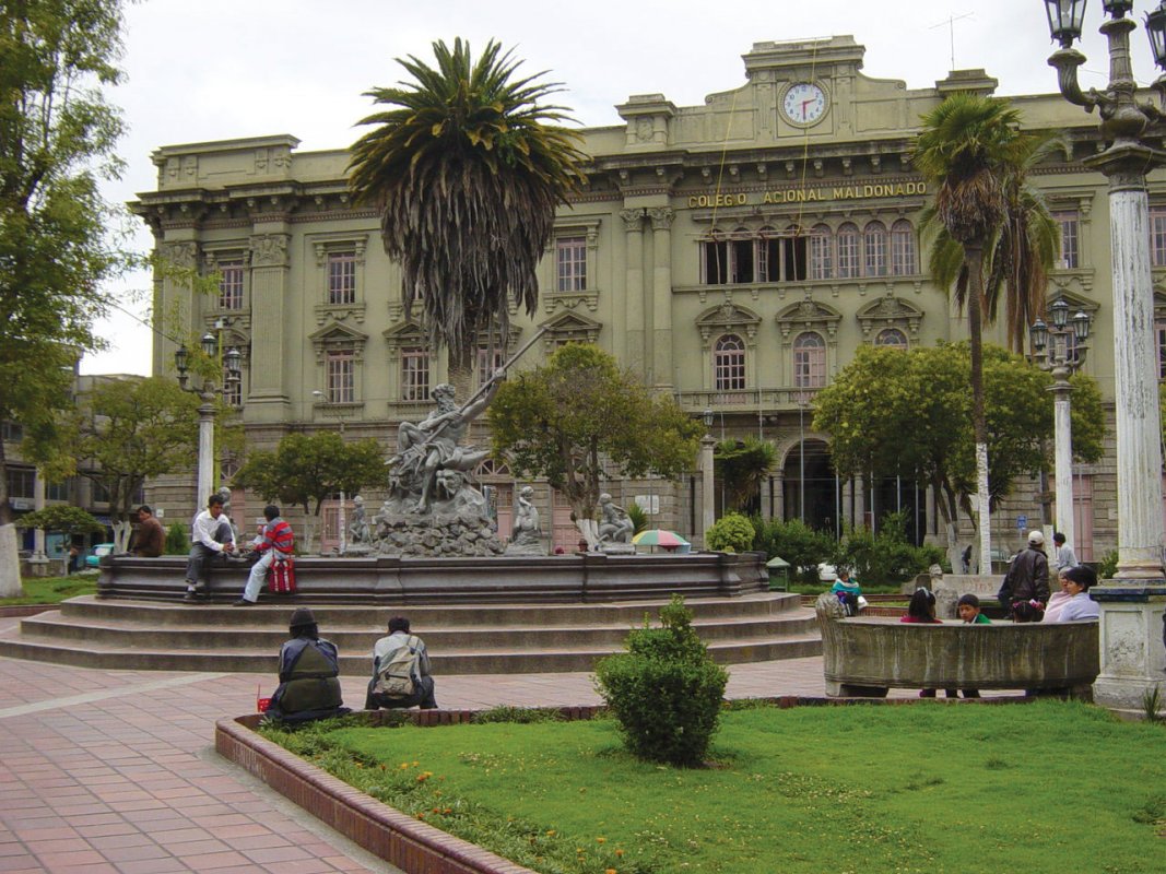 Colegio-Nacional-Maldonado-Riobamba-Ecua.jpg