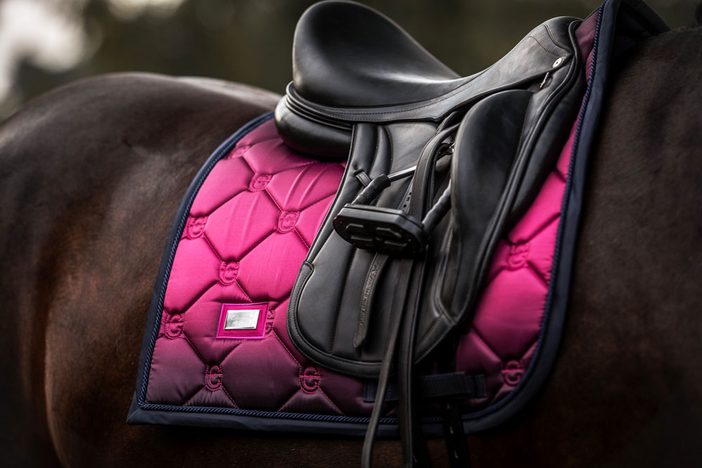 faded-fuchsia-dressage-saddle-pad-esstockholm.jpg