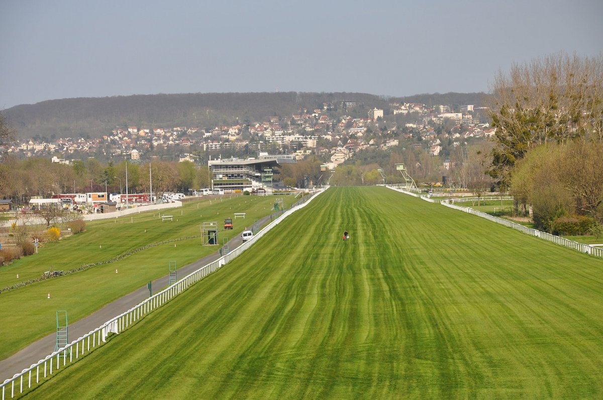 Hippodrome_de_Maisons-Laffitte_004.JPG